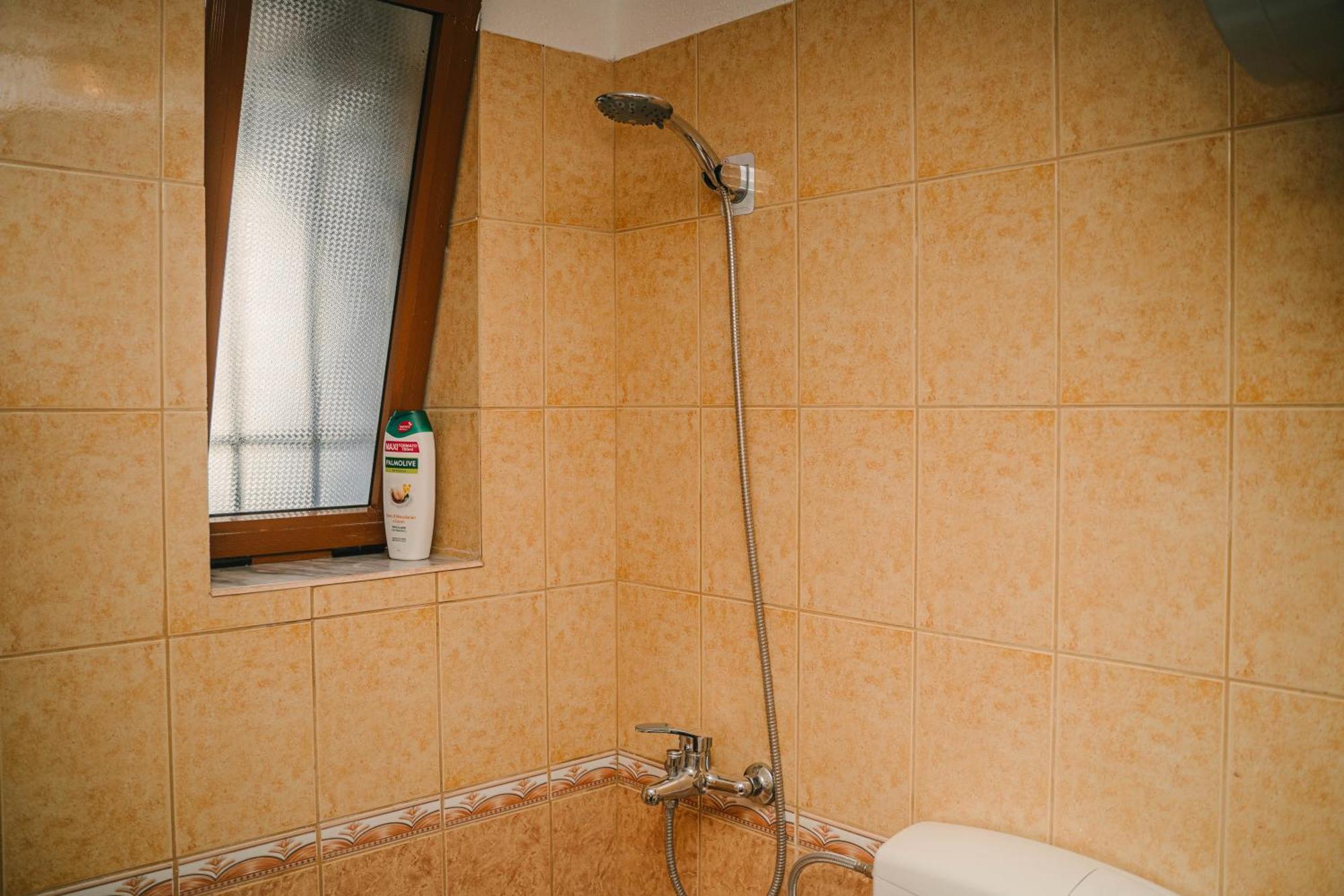 Peaceful Villa In New Bazaar Tirana Exteriör bild